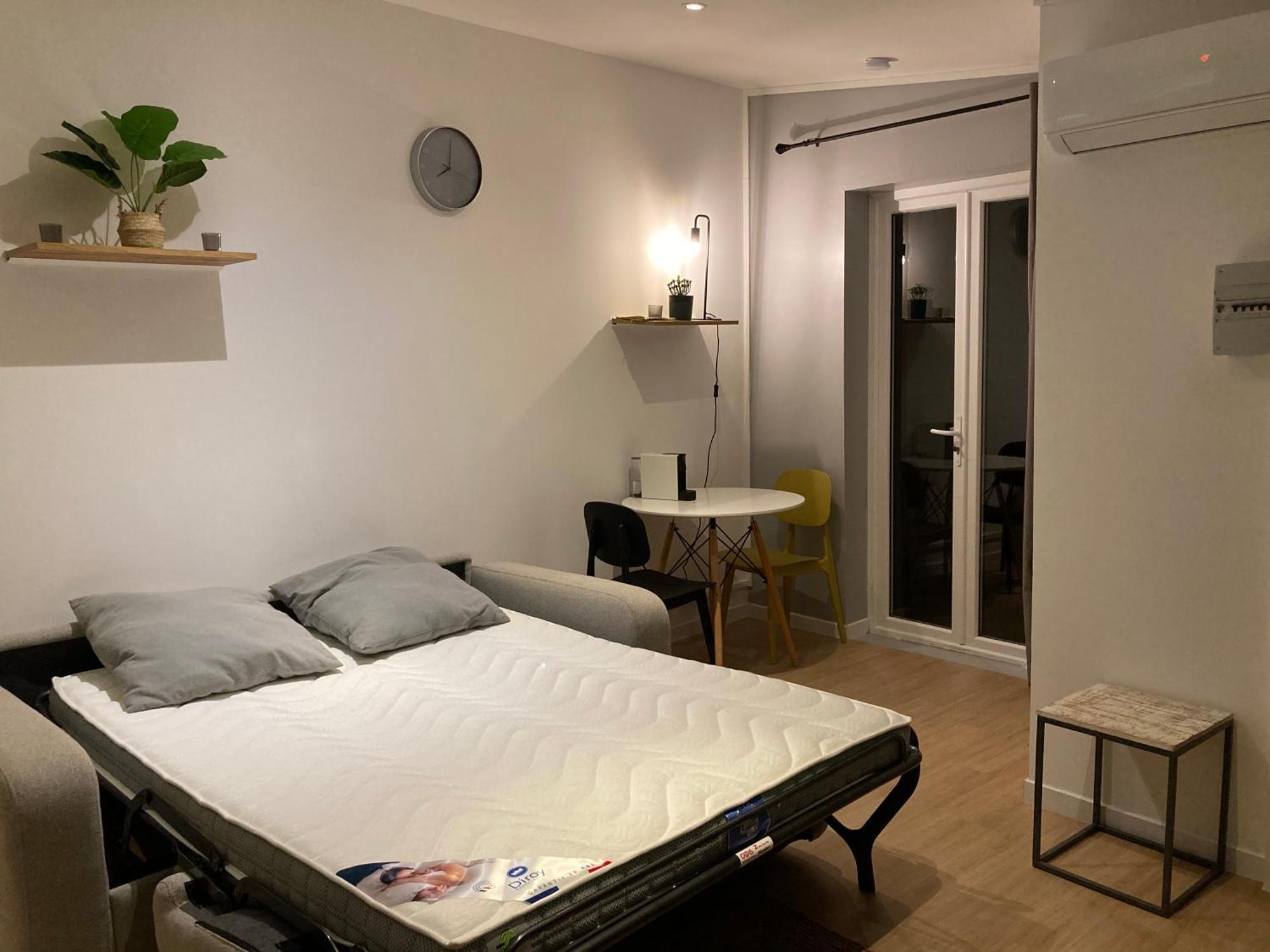 Charmant bungalow climatisé avec jacuzzi Sainte-Clotilde Extérieur photo